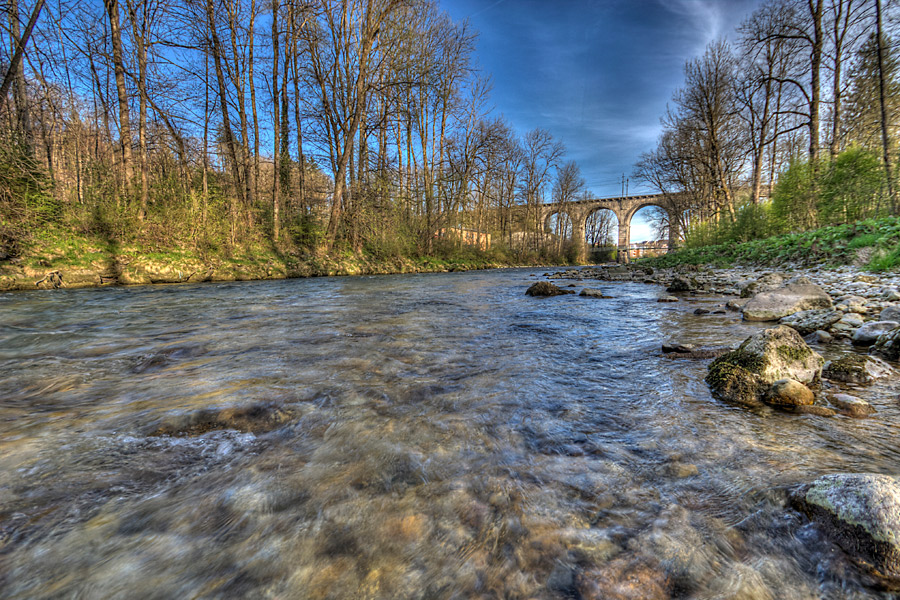 Viadukt Traunstein über der Deutschen Traun, Anfang der Strecke traditionell
